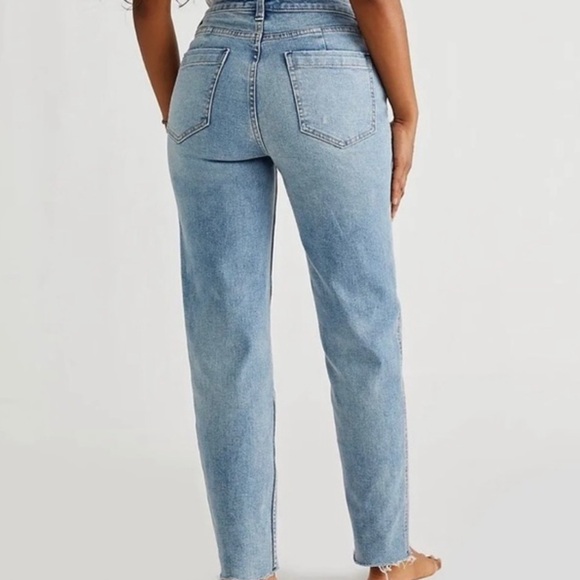 Free People We the Free Crvy Georgine Mom Jeans Sky Blue Size 26 - Picture 3 of 15